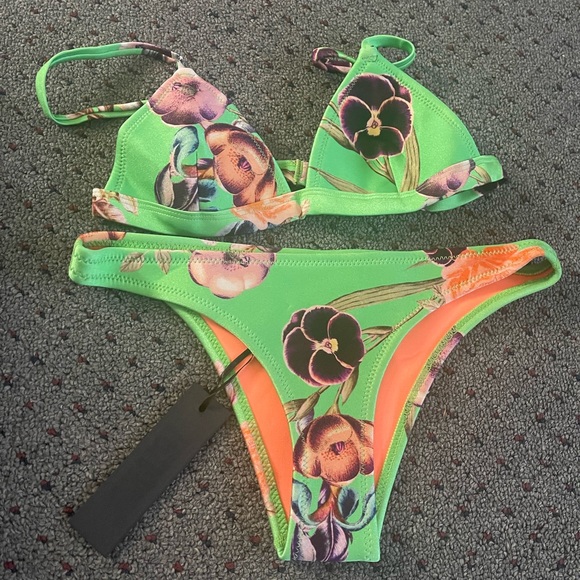 BRAND NEW!! Triangl Floral Bikini - Picture 1 of 2